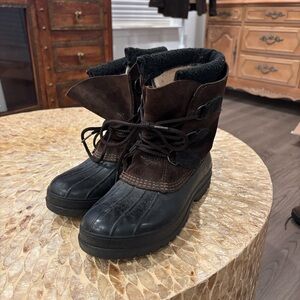 Sorel-Like Black and Brown Winter Boots, Size 8; Great condition.